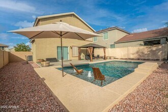 Building Photo - 5 bed - 3 bath in Litchfield with Pool!