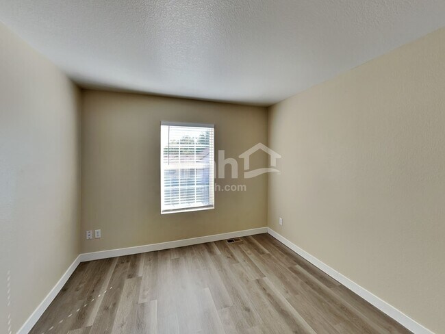 Building Photo - 18908 E 47th Dr