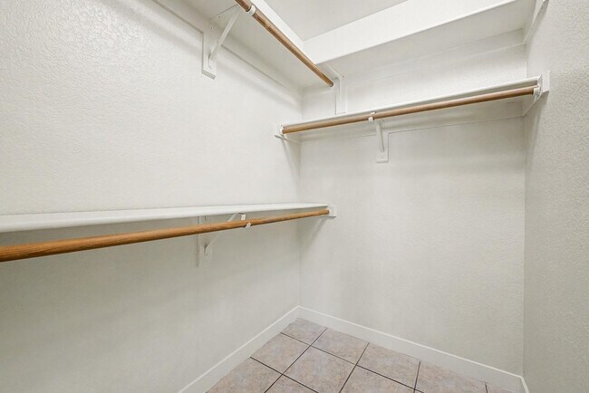 Building Photo - 6885 E Cochise Rd