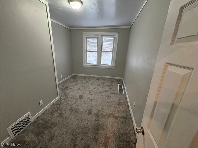 Building Photo - 1924 E 123rd St