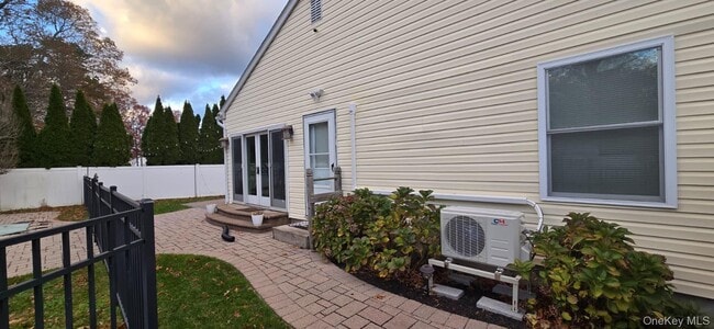 Building Photo - 21 Camp Fire Ln