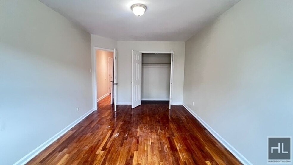 Building Photo - 2070 E 55th St