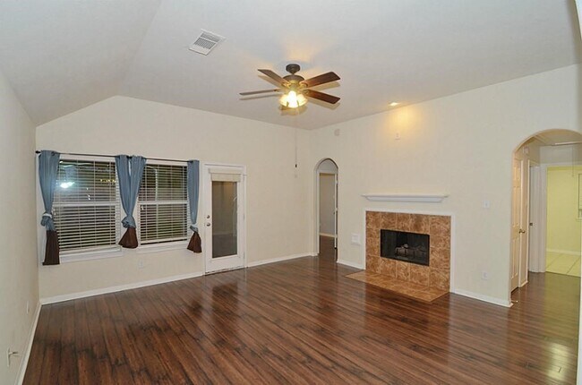 Building Photo - 11306 Overland Trail Dr