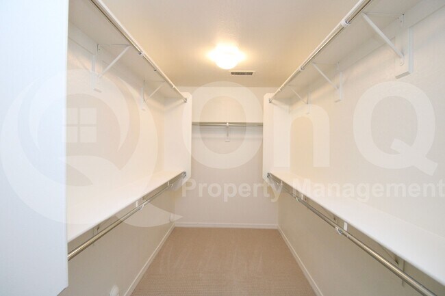 Building Photo - 2035 W Monte Cristo Ave