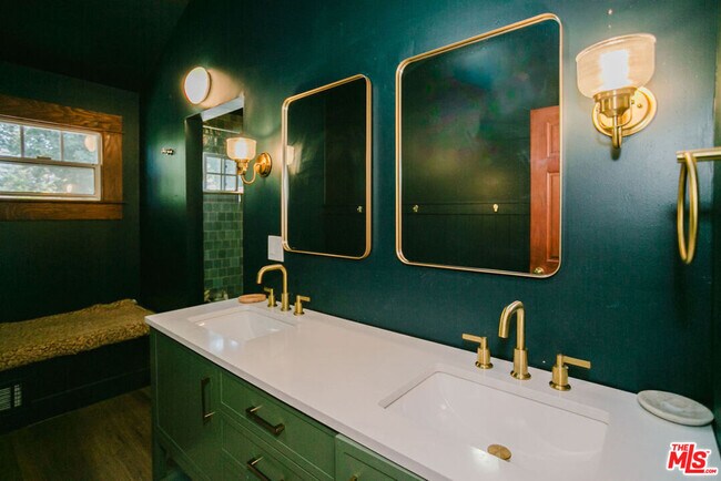 Building Photo - 13239 Addison St