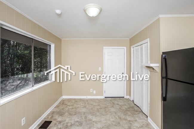 Building Photo - 431 Hudson Ave