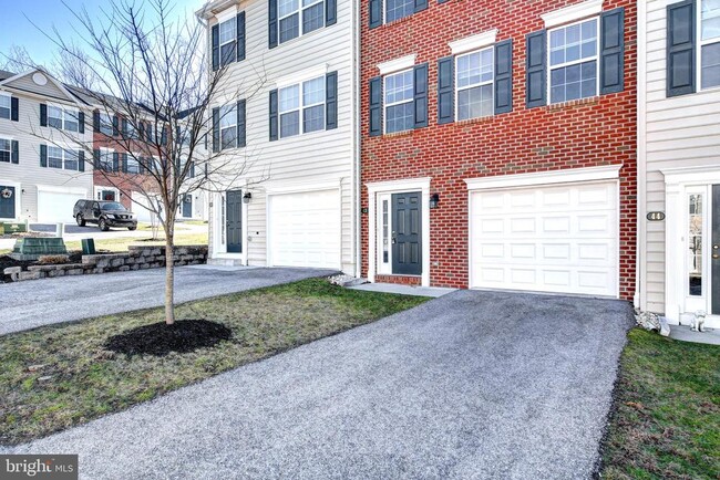 Building Photo - 40 Mustang Dr