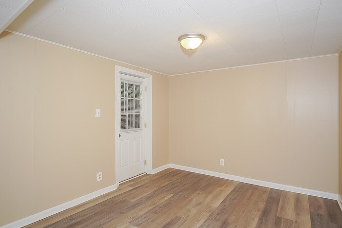 Building Photo - 10007 Camille Dr SE