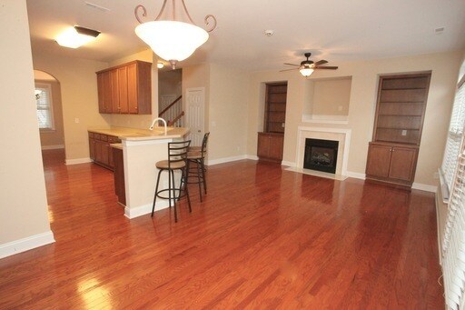 Building Photo - Hard to find Rental in Bonterra!!!