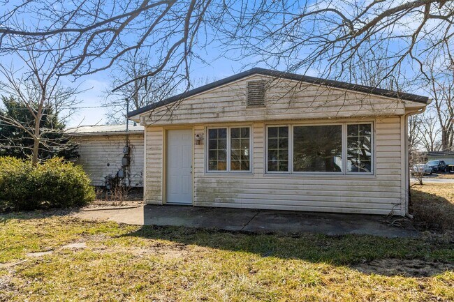 Building Photo - COMING SOON! Updated 3-Bedroom House