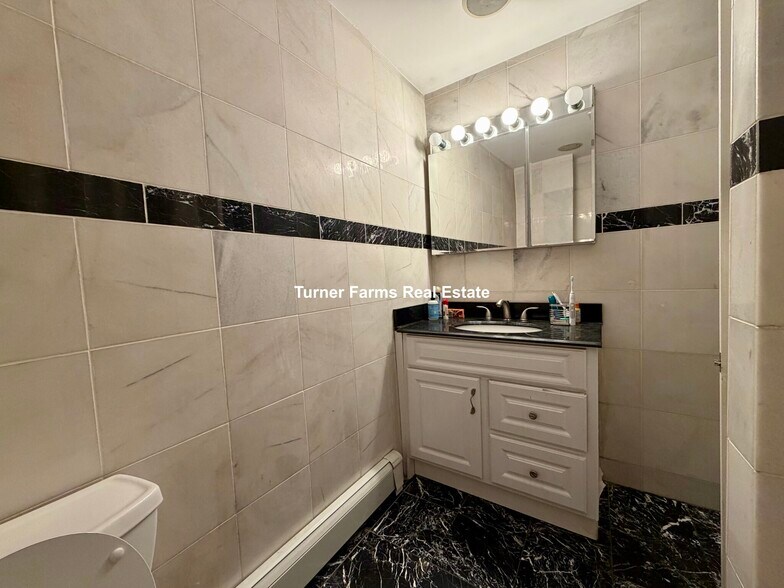 Building Photo - 3 Grimes St