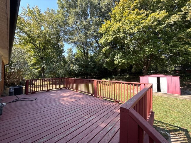 Building Photo - T.R. Lawing Realty Property