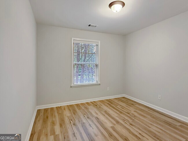 Building Photo - 1645 Southgate Mill Dr