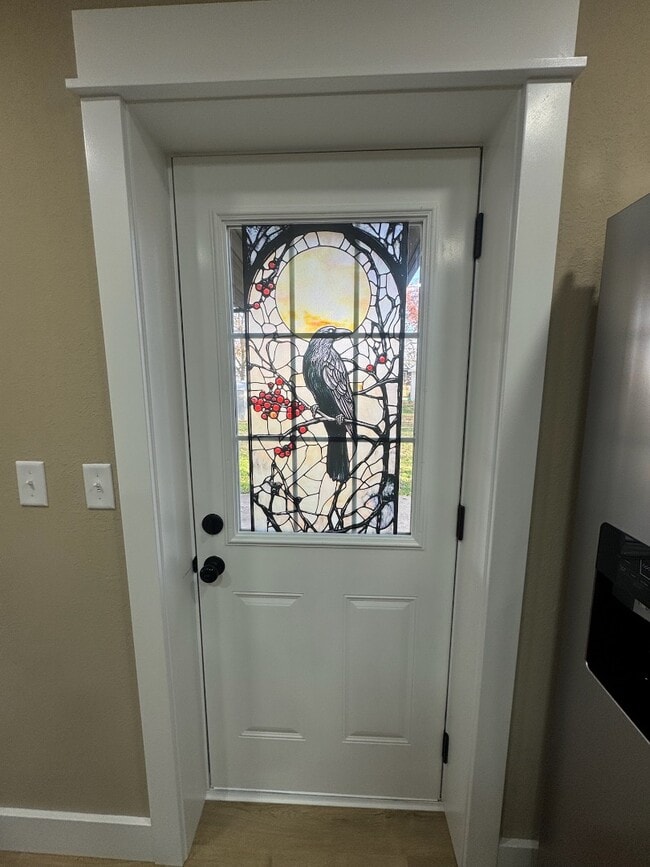 Building Photo - 218 S Oak St