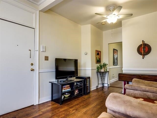 Building Photo - 314 4th St