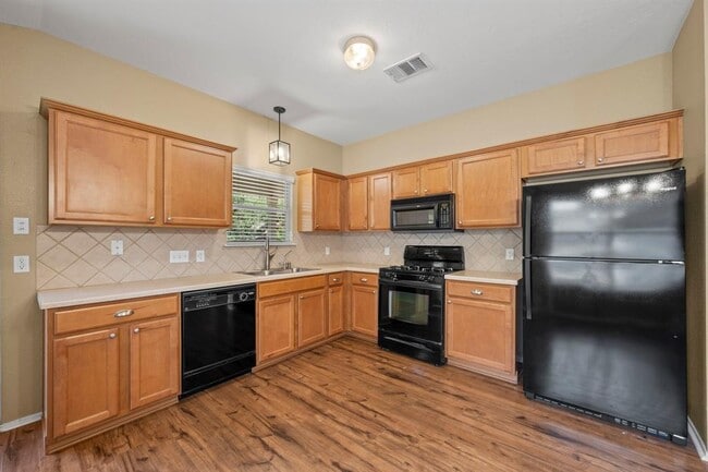 Building Photo - 3841 Castle Rock Cove