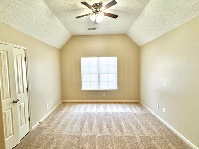 Building Photo - Now Leasing A 3 Bedroom 2 Bath home in Cor...