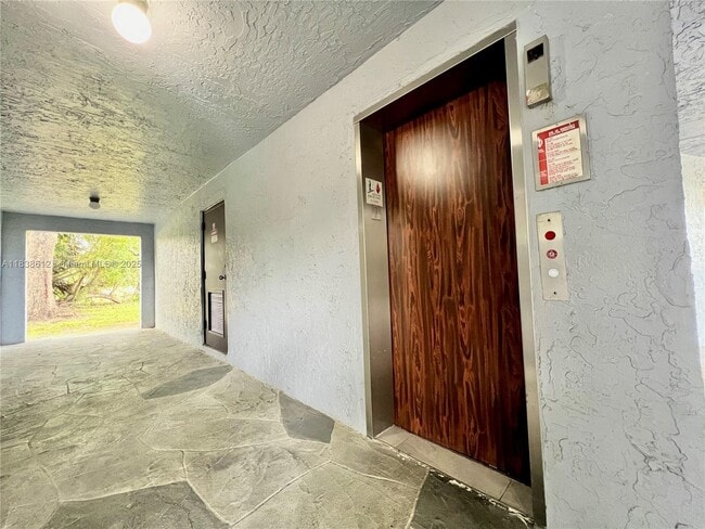 Building Photo - 8450 Lagos De Campo Blvd