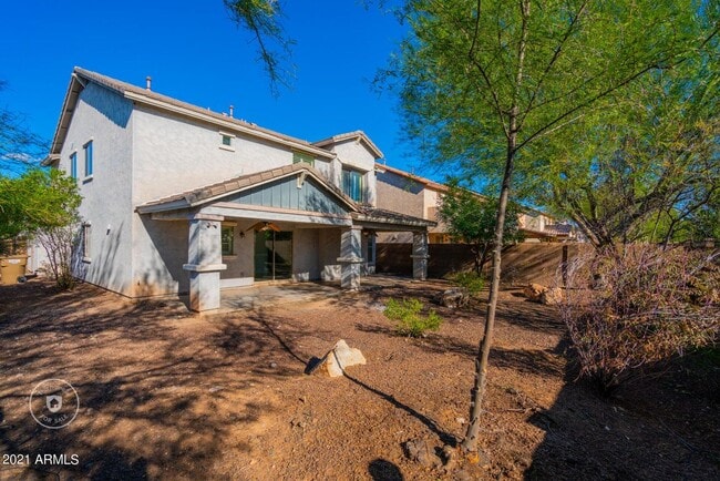 Building Photo - Gorgeous 4 Bed 3 Bath 3 Car home in Peoria with community Pool