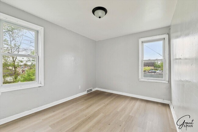 Building Photo - 18330/18332 Kelly Rd - Wise Man Investing LLC