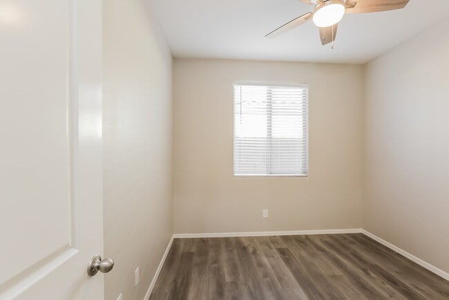 Building Photo - 4150 W Ardmore Rd