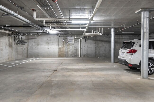 Building Photo - 16460 Wildhorse Lk Blvd