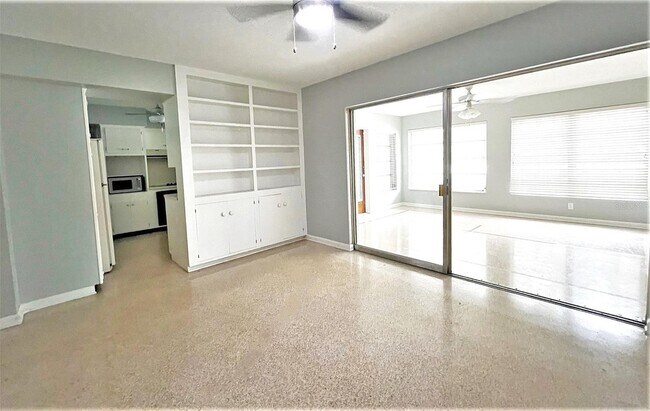 Building Photo - 1001 Brookside Dr