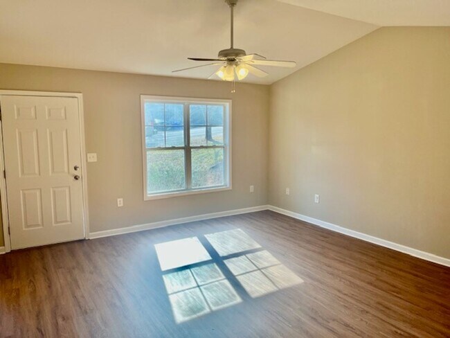 Building Photo - Brookstone Dr #1 &amp; #3