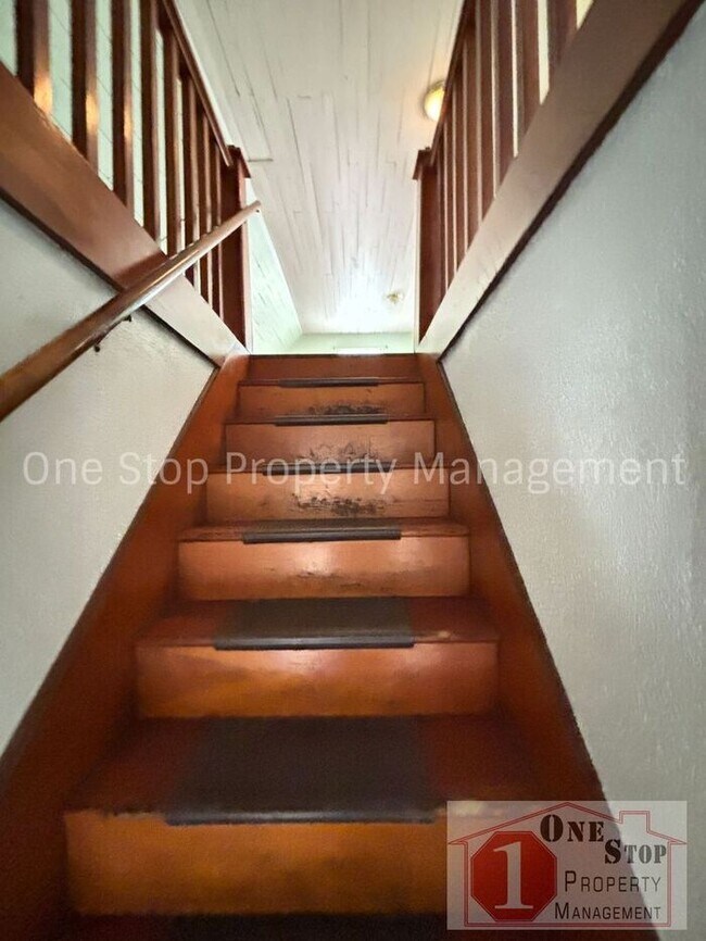 Building Photo - 2 Bedroom, 1.5 Bathroom Home in Independen...