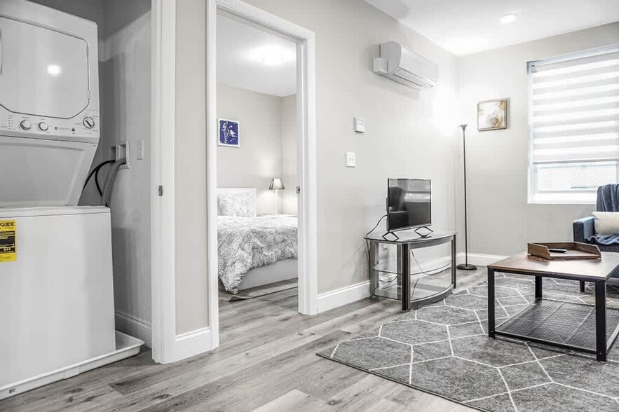 Building Photo - 140 Pearl St