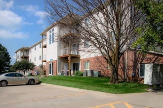 Building Photo - 649 Parkwild Dr