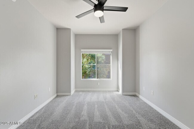 Building Photo - 5350 E Deer Valley Dr