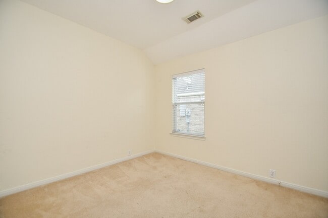 Building Photo - 9004 Sunrise Trail