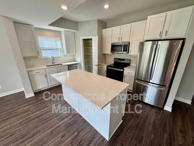 Building Photo - 8419 Valley Spring Dr