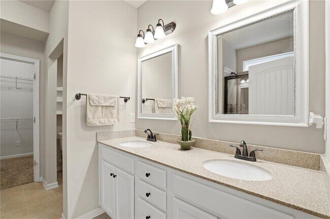 Building Photo - 318 Argyle Ct