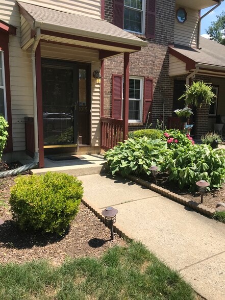 Front Door - 1005 Hemlock Ct
