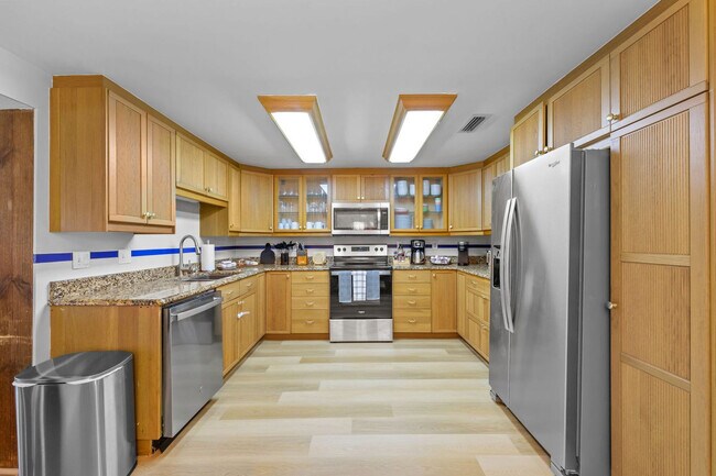 Building Photo - 11950 117th St N