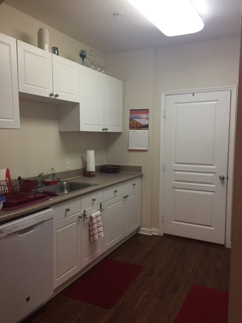 Building Photo - 9415 Crescent Loop Cir