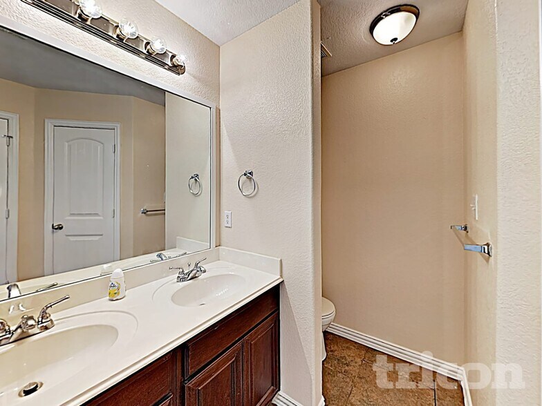 Building Photo - 12313 Hunters Cabin Ct