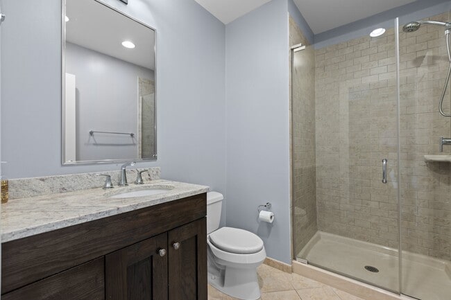 Building Photo - 400 W North St