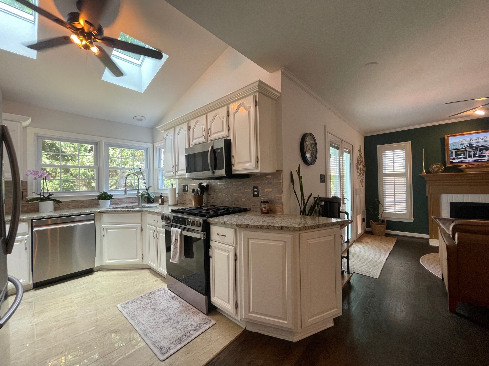 Building Photo - 6502 Summerton Way