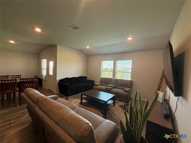 Building Photo - 2621 Torbenson Ct
