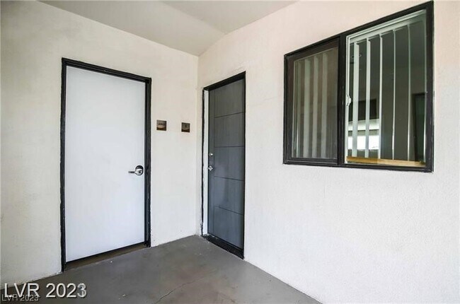 Building Photo - 2201 Fairfield Ave