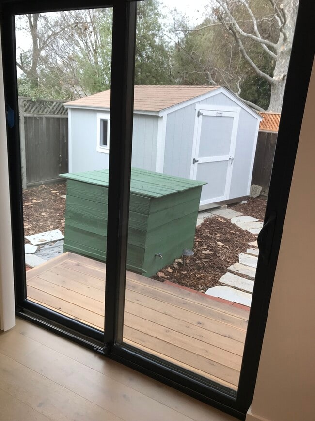 Building Photo - 55 Drake Ct