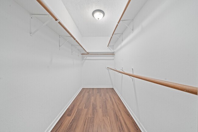 Building Photo - 18178 Holly Green Dr