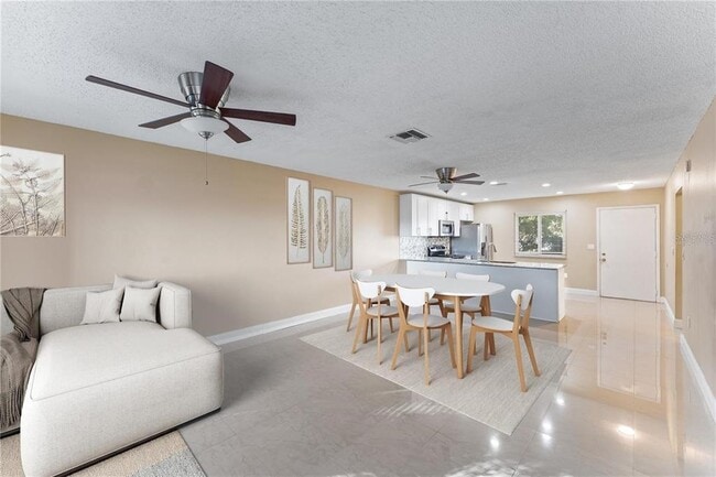 Building Photo - 2928 Bancroft Cir E