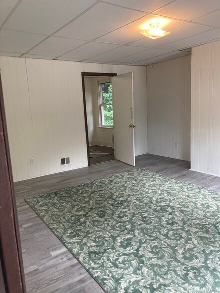 Large Bedroom - 3805 Greensprings Ave