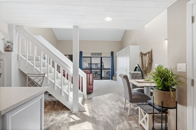Building Photo - ***Free Utilities***Please note, this is a...