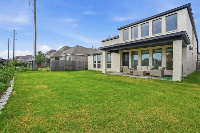 Building Photo - 24719 Hibiscus Gdn Wy