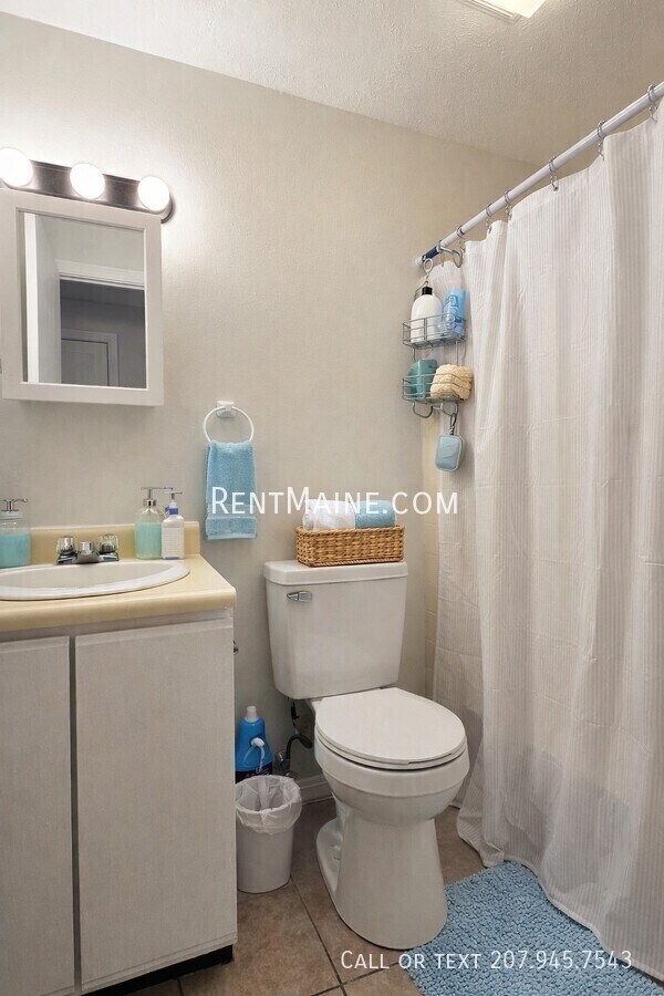 Building Photo - 20 Tall Pines Dr